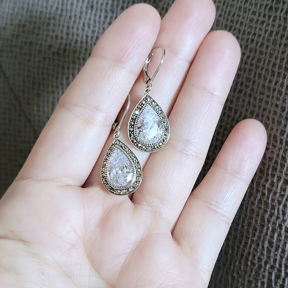 MARC Cubic Zirconia💎 Teardrop💧 Earrings with Swarovski Marcasite Gemstones - Picture 15 of 15